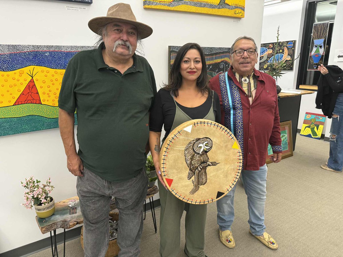 The Daily Drum

A Special Edition of "The Daily Drum".  Pictured here are Alan Syliboy, Pamela Kalloosit Dunn, and Hubert Francis.  Grand opening celebrations on Saturday Oct 4th, included a special music event featuring the debut of Kalloosit Dunn, daughter of Willie Dunn