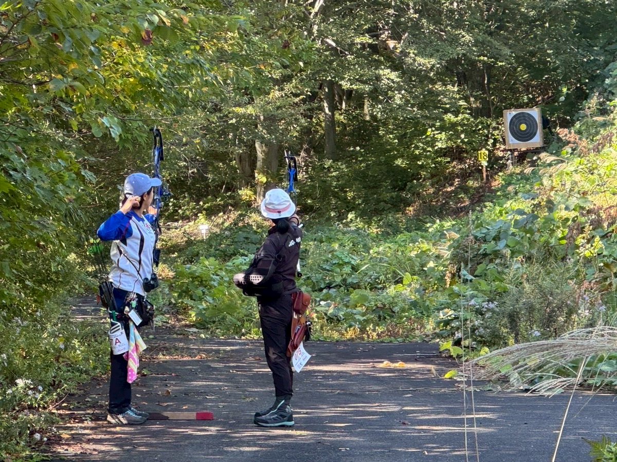 kumamonarchery's tweet photo. 9/27-28 #岩手県 にて行われた全日本社会人フ��ールドアーチェリー選手権にて、
櫻ビル所属の櫻田裕子選手が昨年につづき見事優勝🥇 #2連覇
#アーチェリー #archery #スポーツ #生涯スポーツ #山登り #フィールドアーチェリー #トレッキング #熊本 #くまもと #くまモン #アーチェリーを広めよう https://t.co/cnqocHIVZX