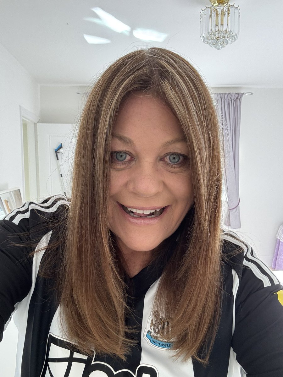 KatrinaGallon's tweet photo. Match Day! #HTL #NUFC ⚽️ https://t.co/FfdBFoefnF
