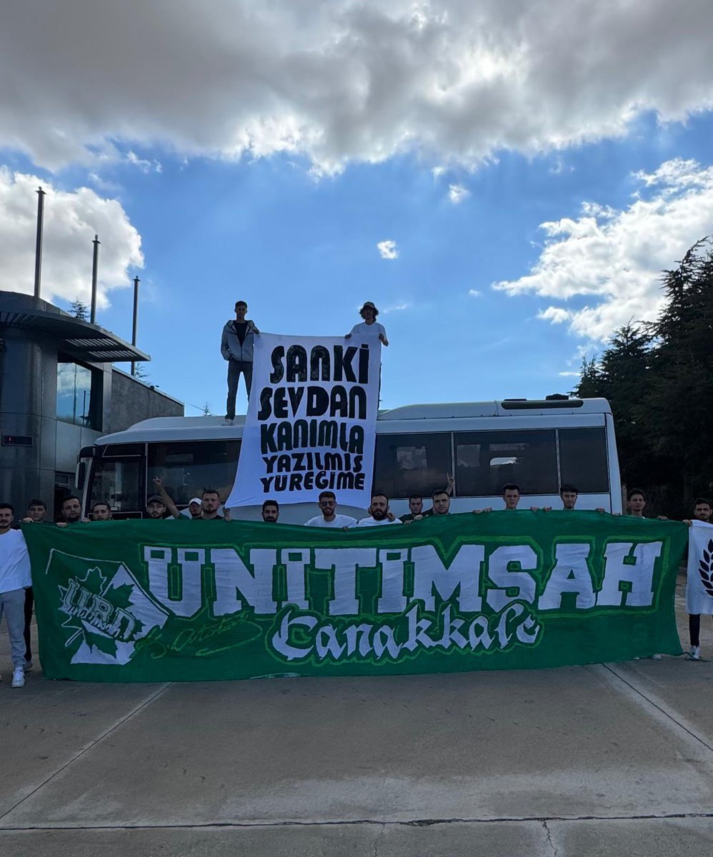 Dağlar, denizler, tepeler aştık 
Peşinden koştuk🌹
Gittiğin yerde yalnız kalma diye!@Bursaspor
📍Kırklareli