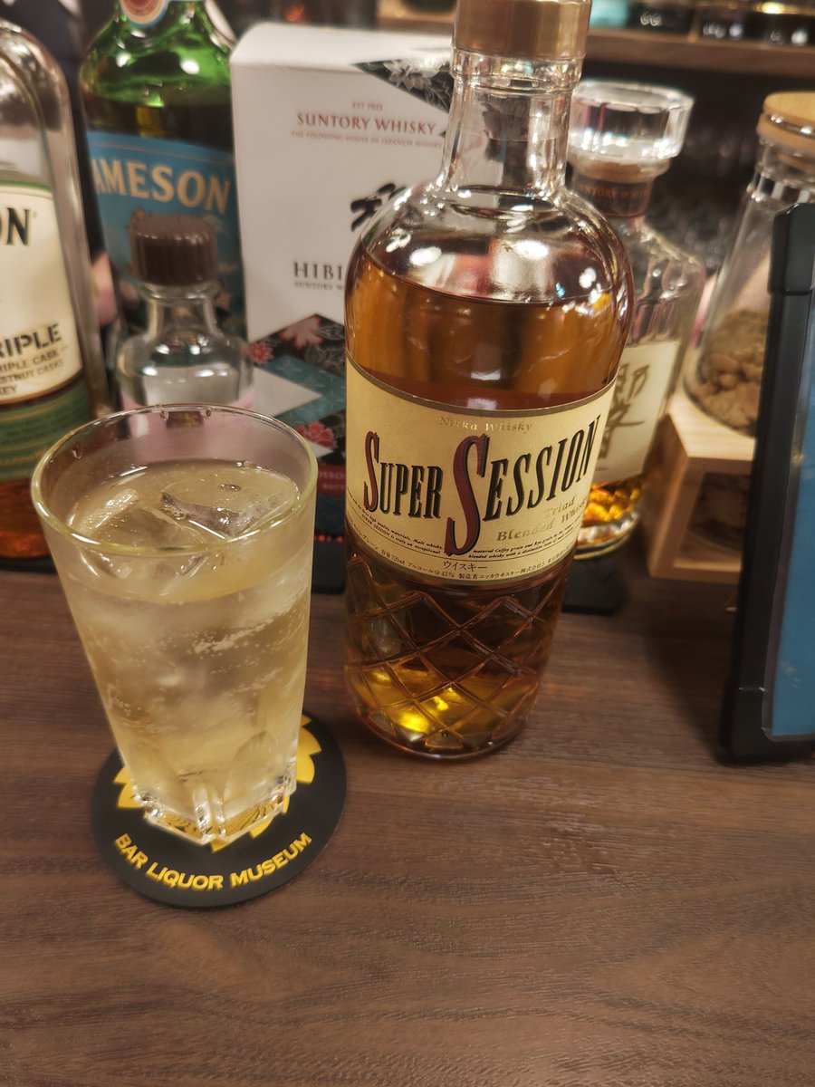 noitankfc's tweet image. そして今日もお酒の美術館ヨドバシ仙台店で新入荷のスーパーセッション！裏の説明文の厳しい北の自然に育まれた香り豊かなモルトウィスキーって余市の事かな？（笑）
#ビジュラー