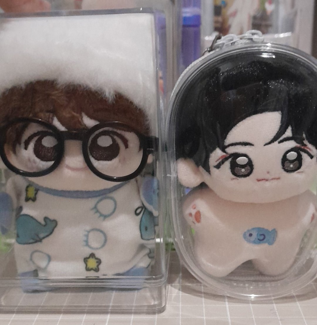 kenaliin, ini yumi si abang (kiri) dan xiaoyum si adiikk (kanan)!! nanti ada lagi yg datangg adik nya cici🤭🎀