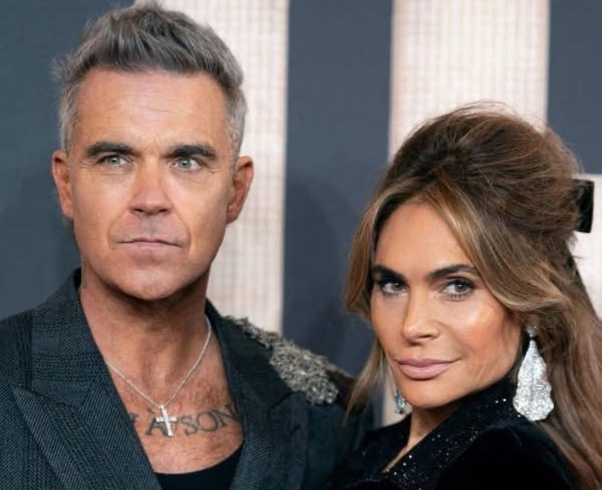 Kol HaKavod, Robbie!

Überraschende Unterstützung für Israel in diesen schwierigen Zeiten.

Robbie Williams hat sein Konzert in Istanbul abgesagt, nachdem er öffentlich für seine „zionistische Haltung“ kritisiert wurde.

2023 trat er in Tel Aviv auf und sagte zu seinen Fans: