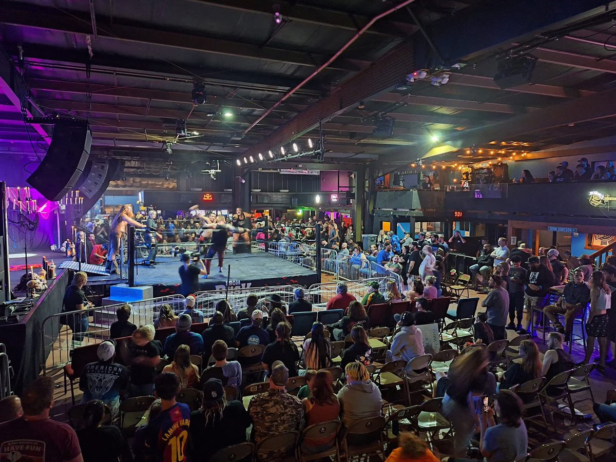 PWEpic's tweet image. 4. @thecalvinkelly Def. Quest Parker to become the new PWE Cruiserweight Champion.

5. EagleEye Def Bax by submission.

6. @TheCalvinCoCo Def. Tyler Copeland and Brandon Aarons in a triple threat elimination match to become the new PWE Powerhouse Champion.