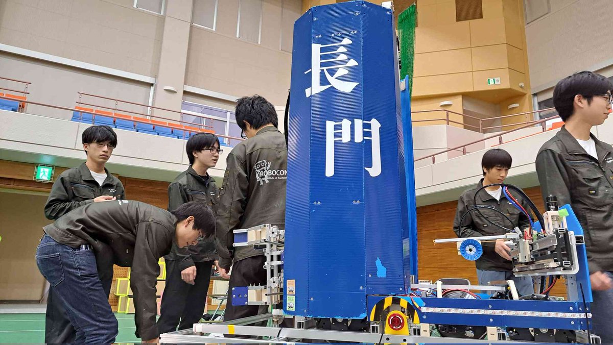 numazu_robocon's tweet photo. 様々なトラブルに見舞われましたが、最善を尽くすことができました
またAチームは見事、株式会社デンソー様からの特別賞をいただくことができました
ありがとうございました！
#高専ロボコン2025 https://t.co/ebzHkB06yU