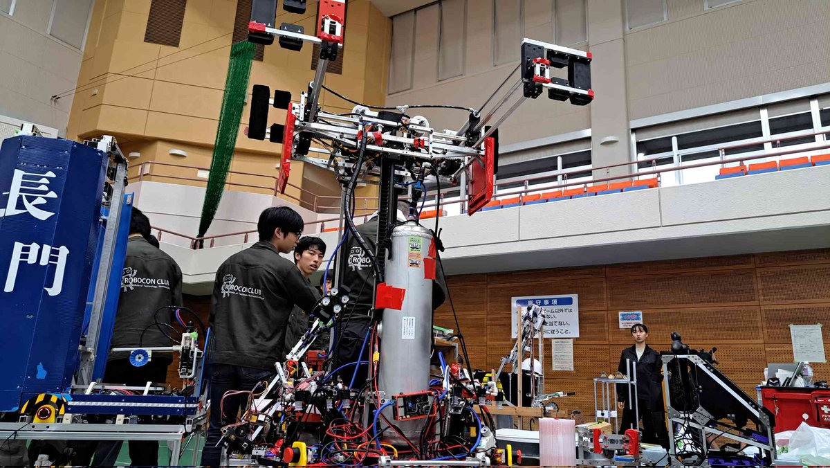 numazu_robocon's tweet photo. 様々なトラブルに見舞われましたが、最善を尽くすことができました
またAチームは見事、株式会社デンソー様からの特別賞をいただくことができました
ありがとうございました！
#高専ロボコン2025 https://t.co/ebzHkB06yU