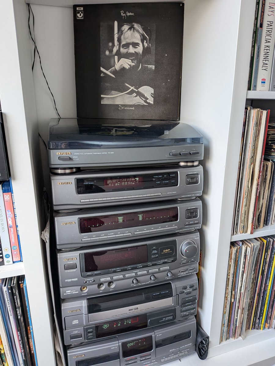 This morning's listening pleasure

After last week's awesome Manchester gig there could only really be one listening choice today, <a href="/royharp/">Roy Harper</a> Stormcock

The eagle-eyed may spot 58 Fordwych Rd <a href="/harperspace/">Nick Harper</a>😁

#royharper
#stormcock
#1971
#listeningpleasure
#records
#vinyl
#hifi
#aiwa