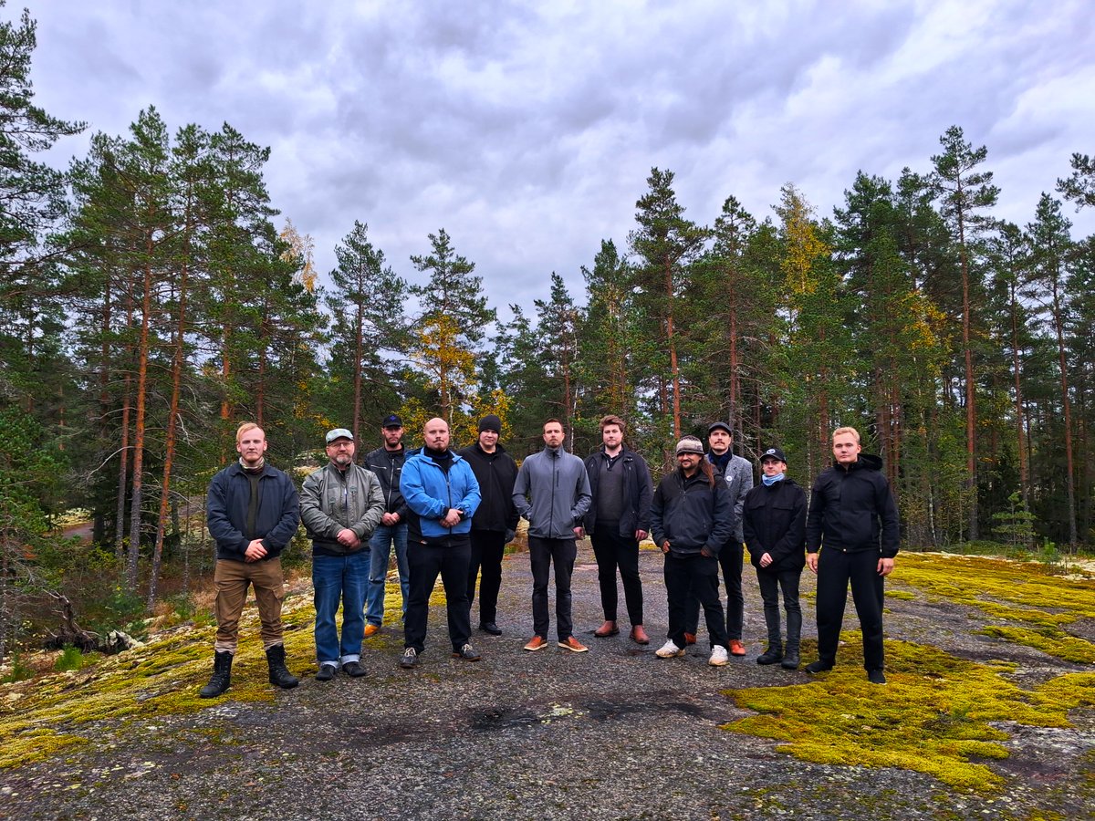 SinimustaLiike's tweet photo. Sinimustan Liikkeen Satakunnan piiri järjesti Eurassa tapahtuman, jossa kuulimme esitelmän kanta-suomalaisten etnogeneesistä, kävimme museossa, Kuninkaanhaudalla ja Sammallahdenmäellä.
