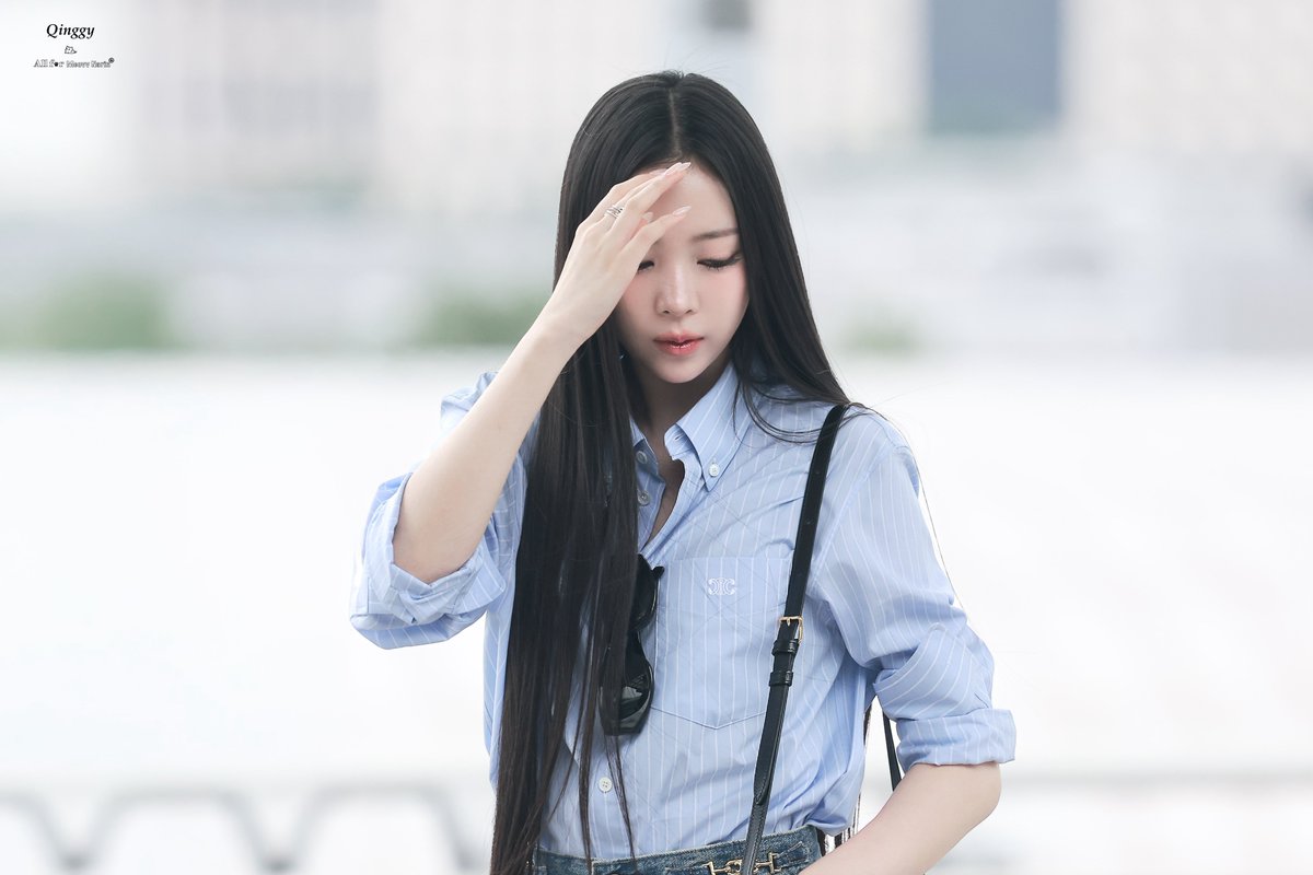 Qinggy815's tweet photo. 251004
#NARINxCELINE #CELINE
#CELINESUMMER2026
#ParisFashionWeek
#MEOVV_BURNINGUP
#CELINESPRING2026
#Celine
#미야오 #MEOVV #MEOW #ミヤオ
#NARIN #나린 https://t.co/dayXeYf9Zg