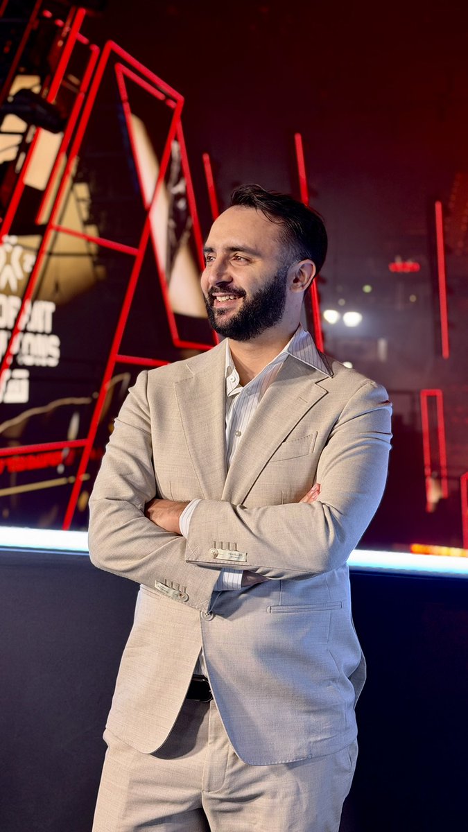 Dans quelques instants, je vais pour la troisième fois avoir l’honneur de commenter une grande finale des #VALORANTChampions, à Paris cette fois-ci.

J’espère sincèrement être encore une fois à la hauteur de la tâche qui m’est confiée.

L’objectif ne change évidemment pas : vous