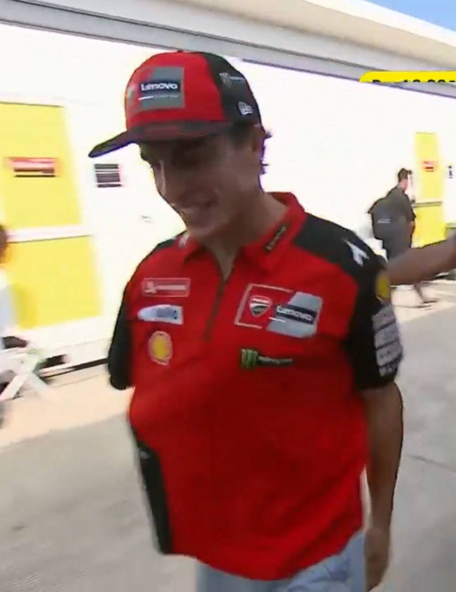 Y esto es al motociclismo. Un día tocas la gloria y la semana siguiente te toca la parte más dura, las lesiones. Por eso disfrutemos el presente sin hacer pronósticos a largo plazo.