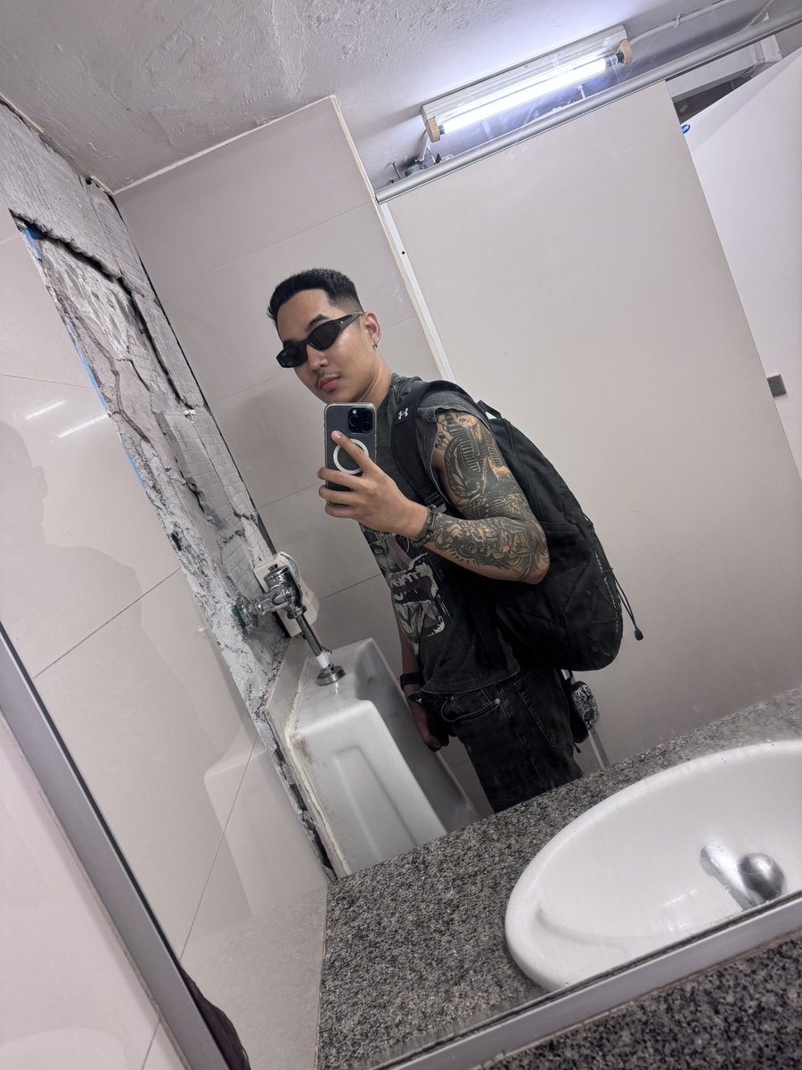 Gun_thonglor2001 tweet media