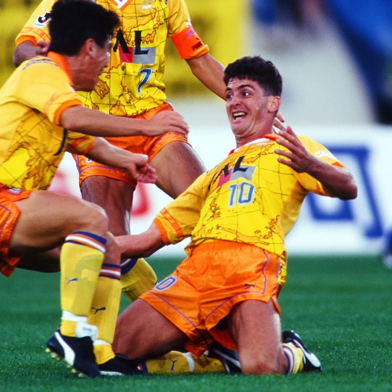 GoalJP_Official's tweet photo. 🟠訃報

清水エスパルスなどでプレーした元ブラジル代表のエドゥー氏が58歳で逝去。清水が公式Xで発表。

「在籍時(1993年)には“エドゥー”の愛称で親しまれ、いつも明るく、ゴール後にはエスパルスの帽子を被るパフォーマンスでわくわくさせてくれました」