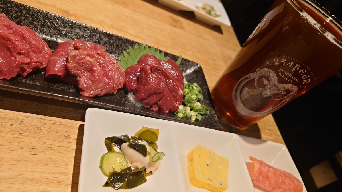 YCBF01's tweet photo. 横浜白楽
#254BeeR
続いては先月開栓の
Smorked Saison

なるほど
ブドウのような味わい
といって濃厚ではなくスッキリ
季節の変わり目に丁度よい

美味しいビールです！☺️ https://t.co/DoWl3Stfv1
