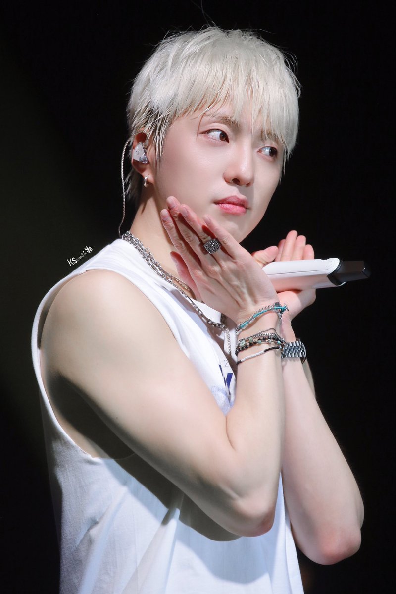 KSweetieYoon's tweet image. 251004 winner concert in HK day2 HQ
끼 좀 부리지마~
#WINNER #강승윤 #スンユン #위너
@official_yoon_
