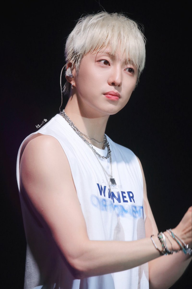 KSweetieYoon's tweet image. 251004 winner concert in HK day2 HQ
끼 좀 부리지마~
#WINNER #강승윤 #スンユン #위너
@official_yoon_