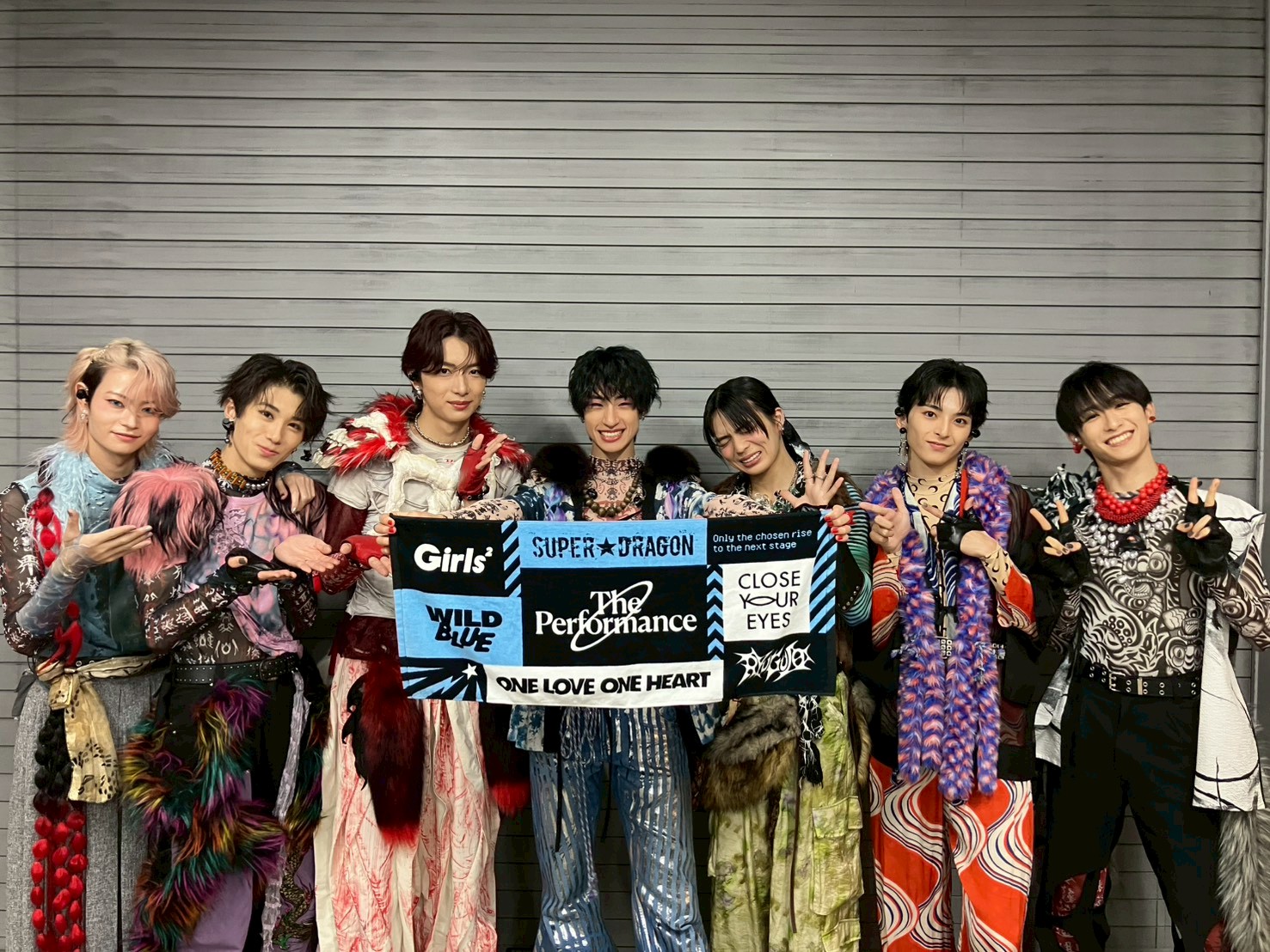 龍宮城 Ray ポスター まだ下書き。 あと1人描いたら終わりが見える、というか終わらせ