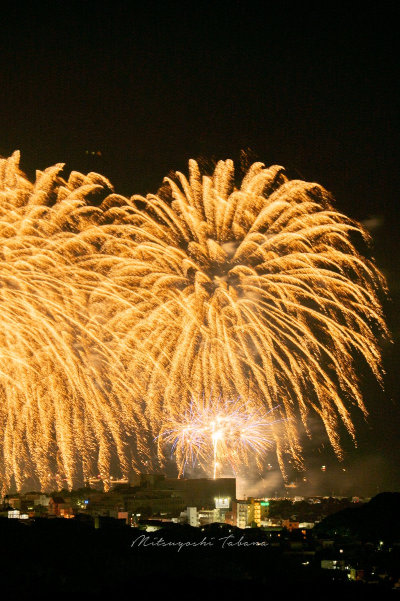 t_informations's tweet image. 600mmでぶち抜いた、光の壁。

#田辺市花火大会 #和歌山 #花火 #夏の夜 #光のアーチ #fireworks #japan_night
#田辺市 #私のたなべ 
#超望遠で花火を撮ろう 
#sigma150600