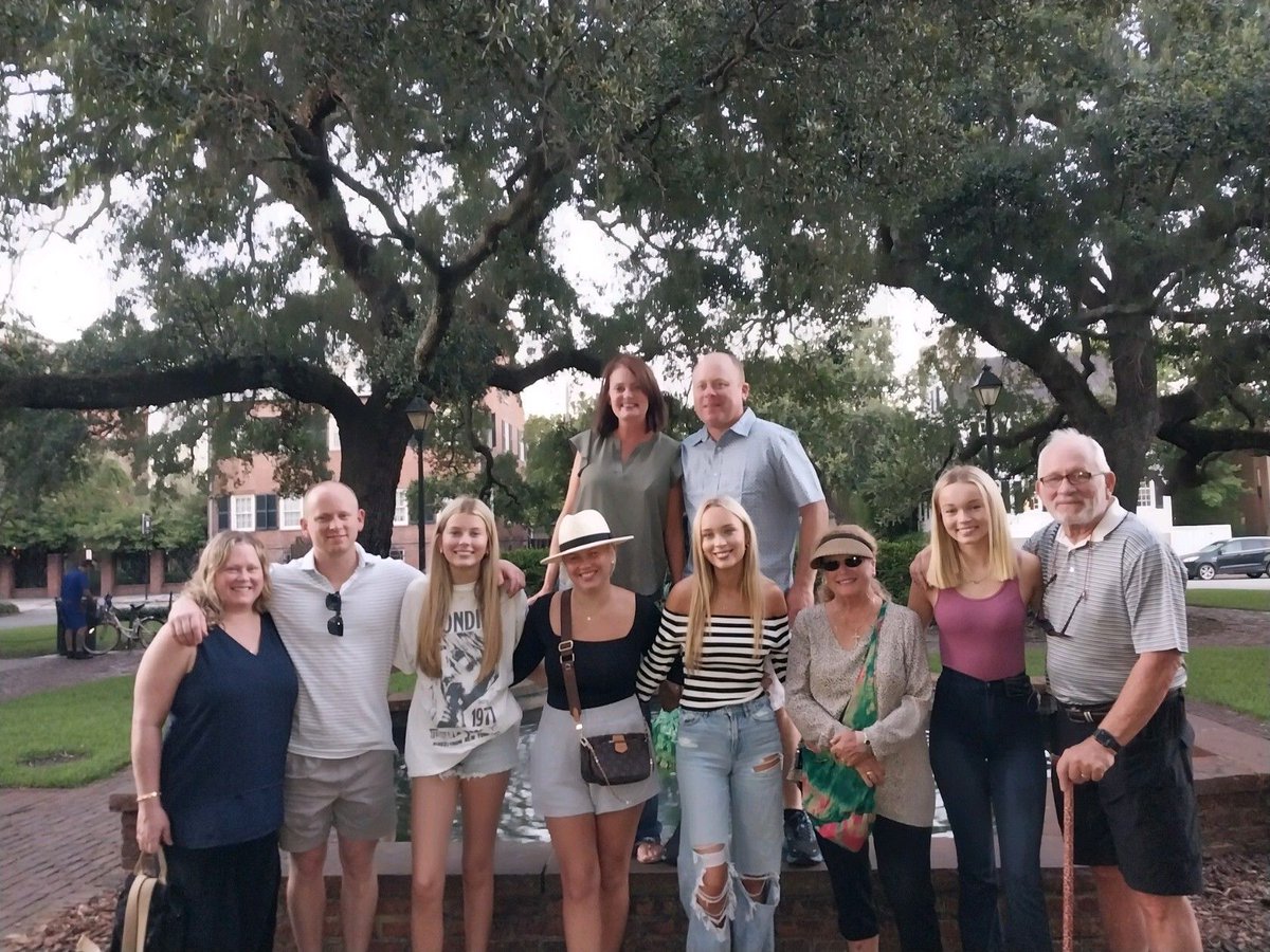 MadCatTours's tweet photo. Experience Savannah after dark with tales that tingle the spine but won't keep the kids up at night. #FamilyFriendly #FraidyCat 🌜

#Haunted #History #Ghost #Tour 👻

https://t.co/ZL1klf3Brf https://t.co/4NFHaV8Wvv