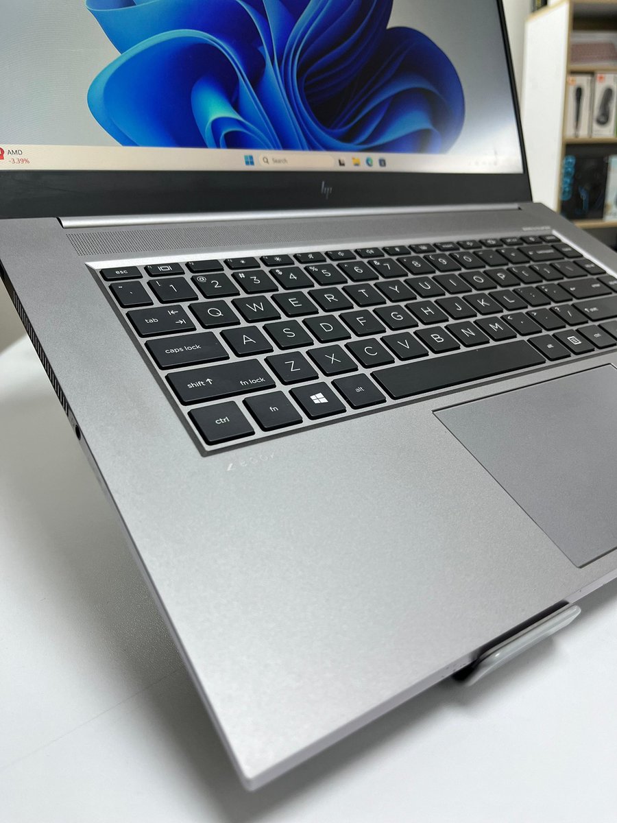 JakeTech22's tweet photo. HP ZBook Studio G7

15.6” display
16GB RAM 256GB SSD
Core i5 10th Gen
Windows 11 Pro
4GB NVIDIA Quadro T1000 GPU
Backlit keyboard 

65,000 KES
☎️ 0795 461 634
Free Logitech wireless mouse https://t.co/CIGQgtVfVH