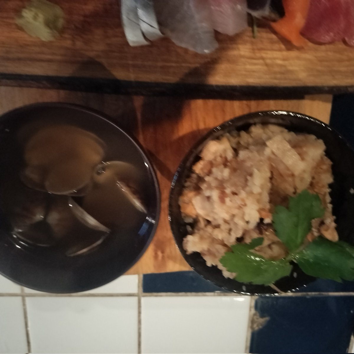 z_piratesrocks3's tweet photo. 鮭とキノコの炊き込みご飯とアサリのみそ汁
鮮魚の刺身6種盛り

美味しゅうございました✨

#MEDIROCK
#津田沼メディテラネオ https://t.co/5y759Jm9os