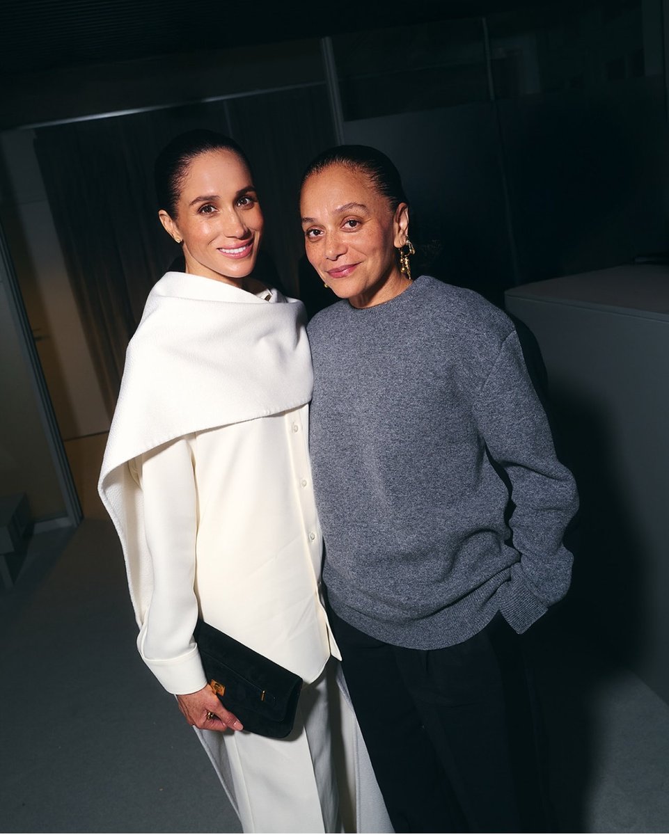Duchess Meghan pictured with the Chief Editor of Harper's Bazaar, Samira Nasr at the #Balenciaga SS26.

#MeghanSussex