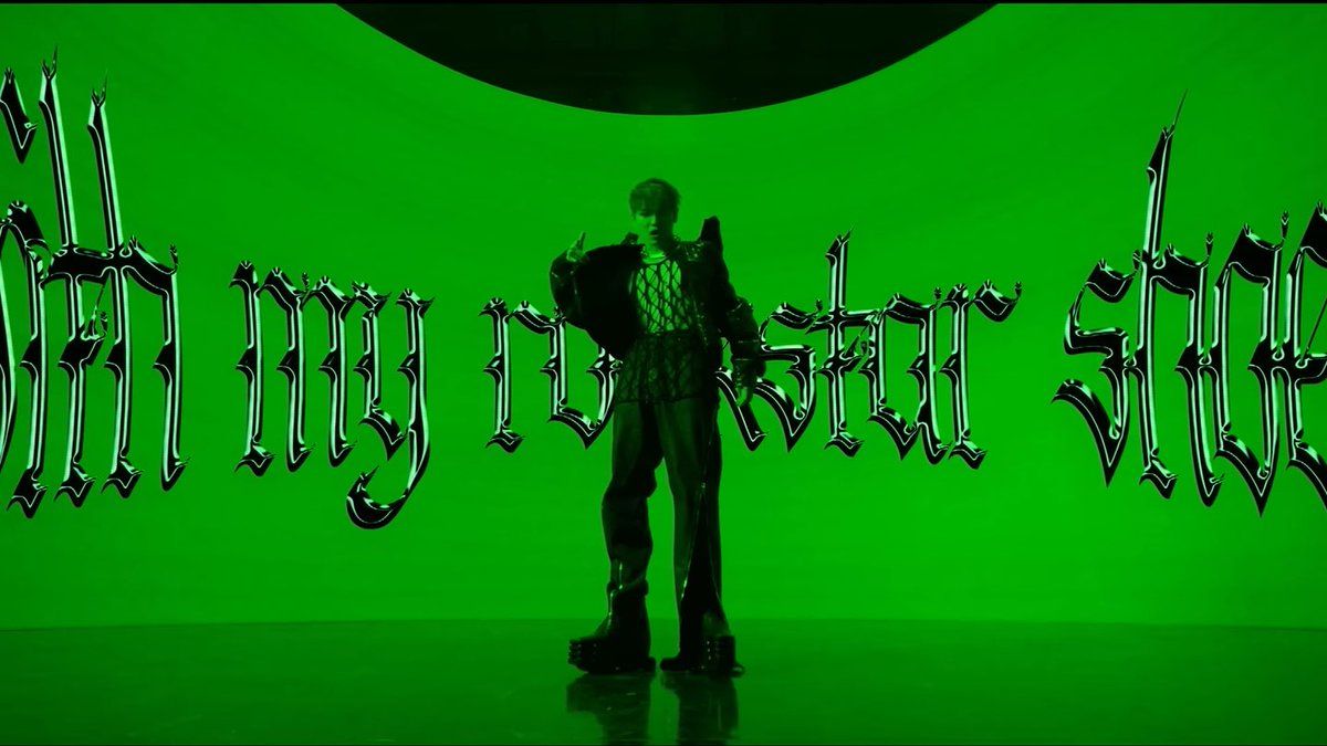hourlytyong's tweet photo. 🐍🖤

#TAEYONG #태용 #テヨン https://t.co/06KZravDmO