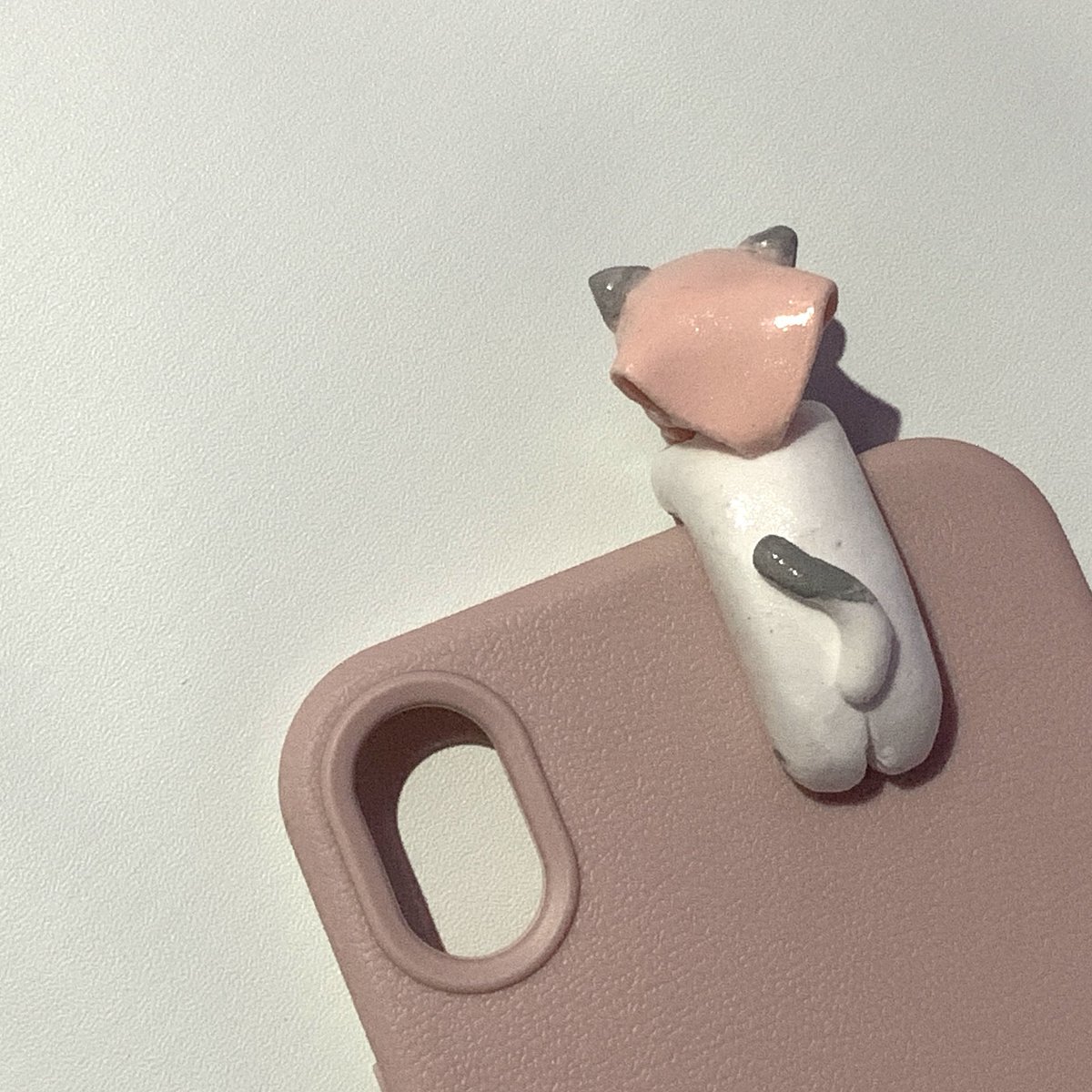 kangbrrah's tweet photo. real pict, buatnya dari soft clay dan divarnish glossy (hasil ringan seperti gabus namun ringan) 🐱💖 https://t.co/S483uVgVOp