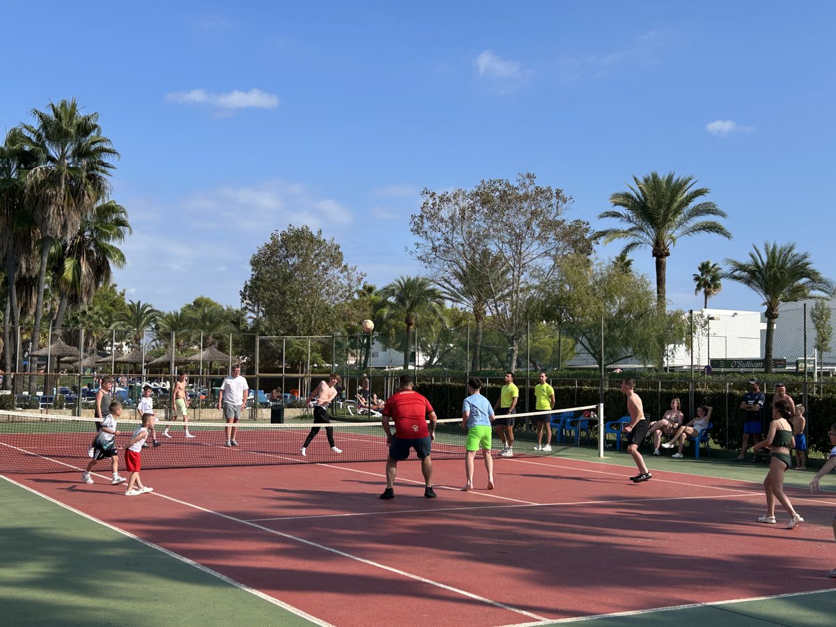 ⚽🎾 Ready for the Football Tennis Challenge?
At ClubMAC fun, movement &amp; family moments are always guaranteed 👨‍👩‍👧‍👦💙
#ClubMAC #FamilyFun