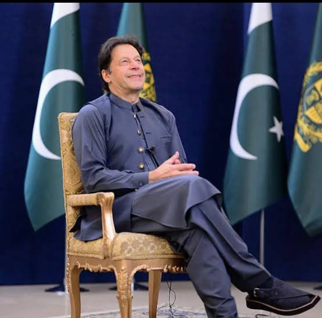 MuhammadAlamz13's tweet photo. 5 اکتوبر — عمران خان کا دن!
وہ لیڈر جو قید میں بھی قوم کو آزادی کا سبق دے رہا ہے۔
اللّٰہ عمران خان کو سلامت رکھے، وہ امیدِ پاکستان ہیں 🇵🇰
#HappyBirthdayImranKhan #عمران_خان
@ImranKhanPTI @MSajjadBarakwal https://t.co/JW6ZjigDzG