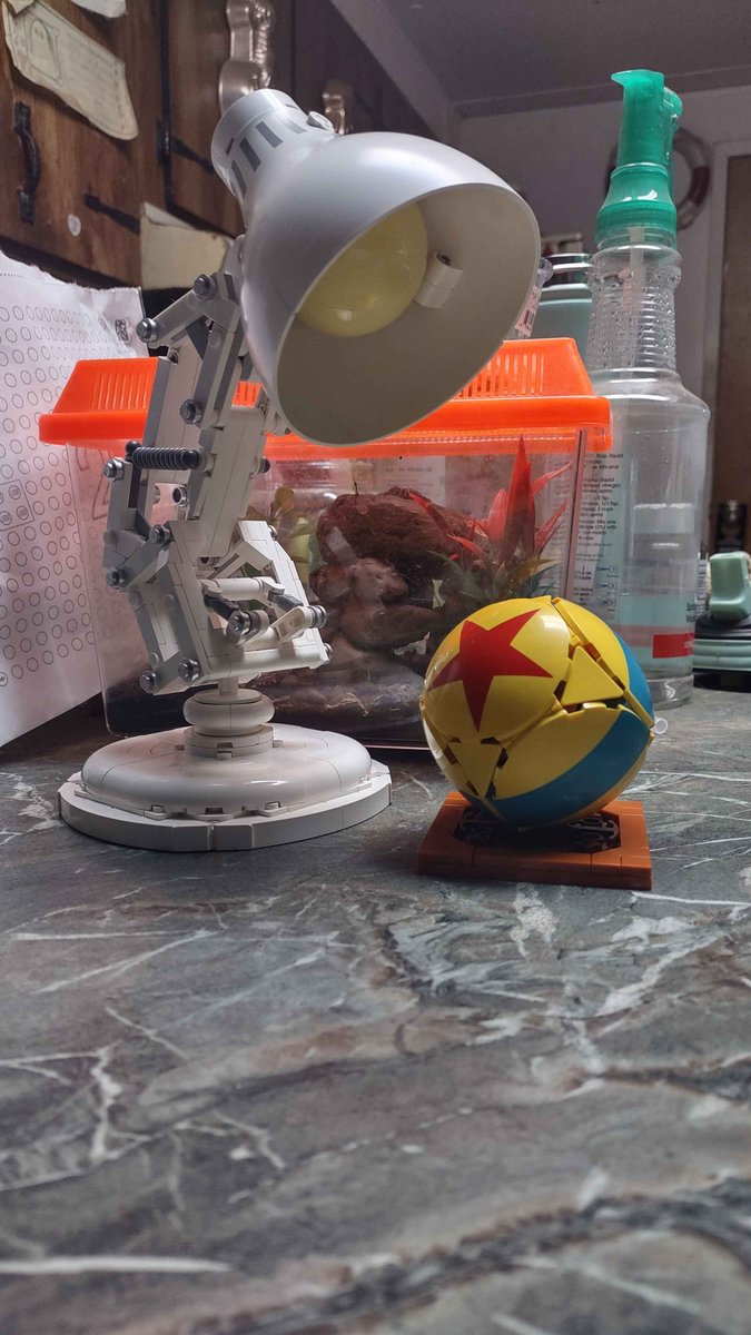 Lego Luxo Jr. (Pixar Lamp)