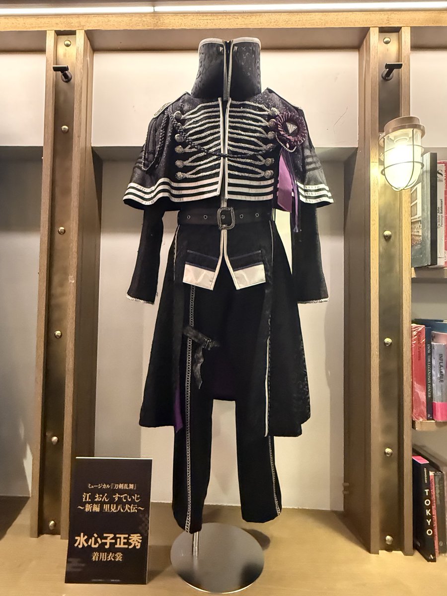 カフェも行った
普通に公演順で並んでただけだけどサンバ衣装がセンターにいたのに首席の風格を感じた...