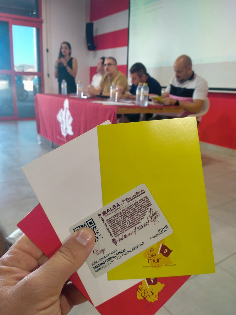 Asamblea <a href="/feperealmurcia/">FEPEMUR</a> en esta mañana de domingo. Con reconocimiento de la asamblea.  Recibido obsequio por parte del club, pensando en nuestros peñistas de movilidad reducida. <a href="/realmurciacfsad/">Real Murcia CF</a> .