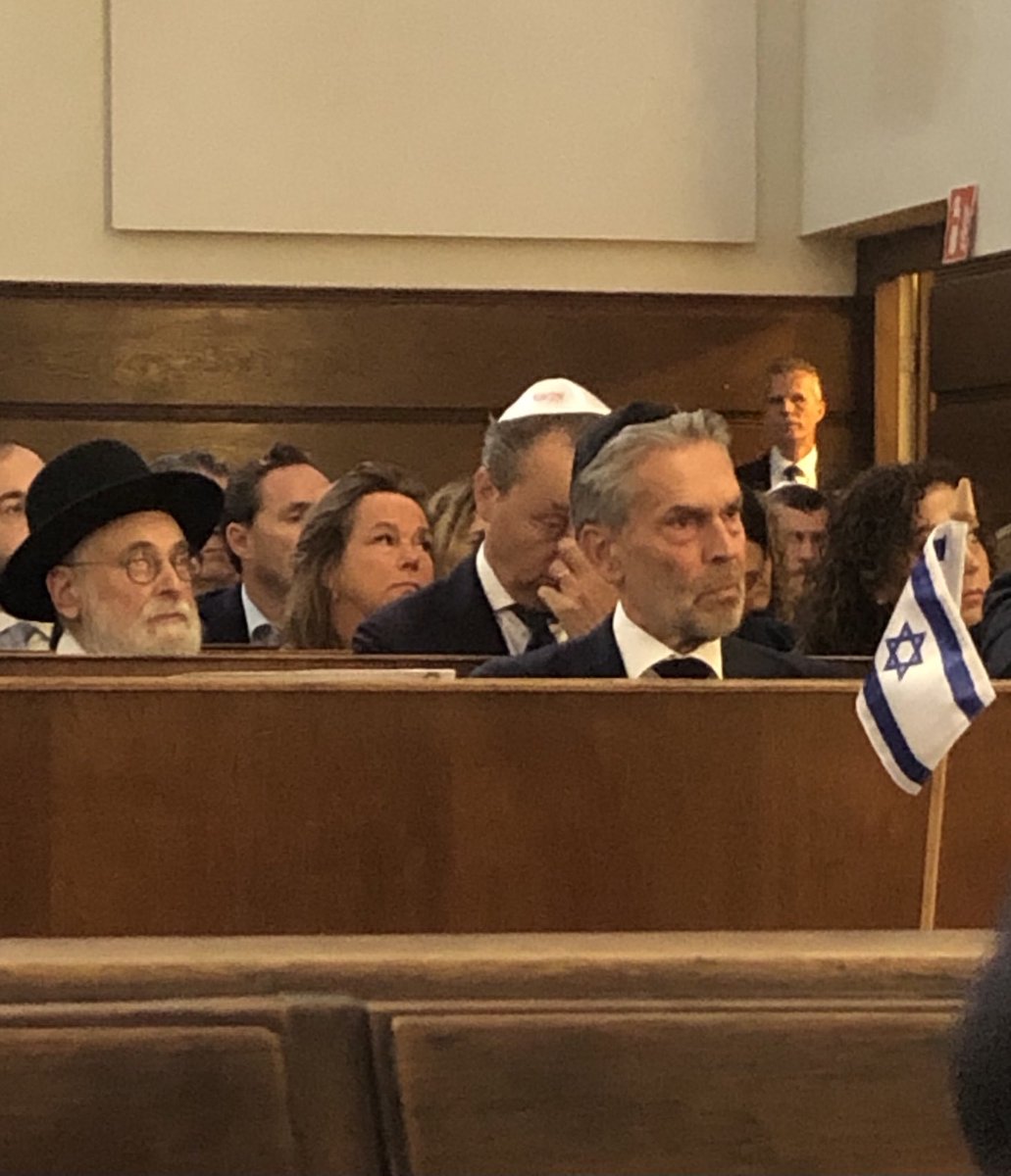 Aanwezig bij de herdenking van de terreuraanslag van 7 oktober 2023 tegen Israël waren o.a premier Schoof en Kamerleden van BBB, CU, D66, JA21, PVV en VVD.