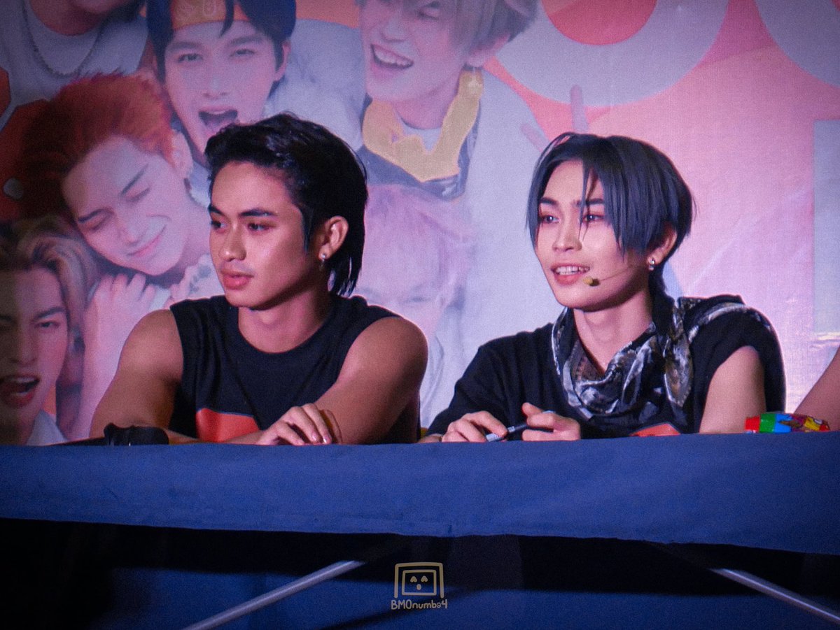 BMOnumba4's tweet photo. 251004 6ENSE Mall Tour in Malabon Citisquare
-HUNTER & RUKO-
6ENSE Mall Tour
#MuniMuniFanMeetInMC
#6ENSE #6ENSE_HUNTER #6ENSE_RUKO https://t.co/1btgpNbAFt