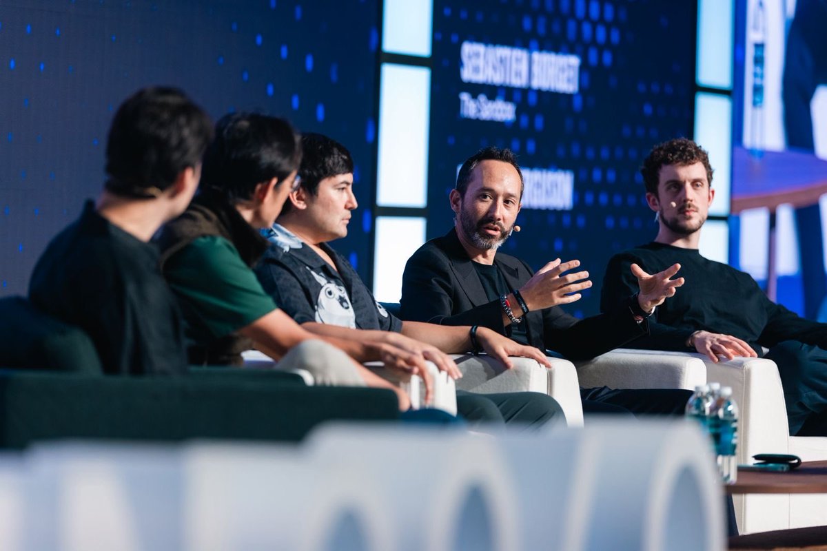 0xSANDchain's tweet image. New Models in Gaming at #TOKEN2049 was a glimpse of the future. @ysiu, @Jihoz_Axie, @borgetsebastien, @DegenMack @0xferg  leaders from @TheSandboxGame, @Immutable, @AxieInfinity, @metaplex and @animocabrands reminded us, the next era of gaming belongs to those who play, create,…