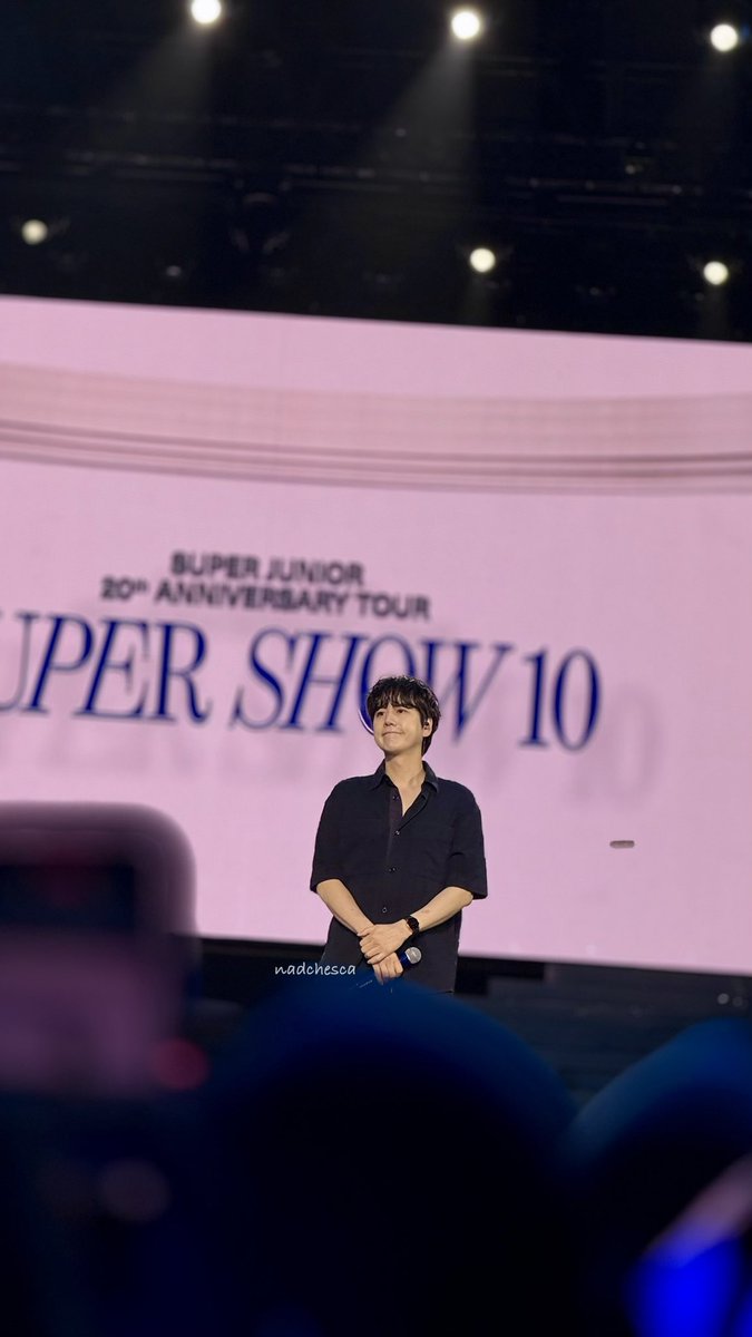 elpeutakeover's tweet photo. “I may be tired, but my paycheck deserves respect.” — Kyuhyun, probably 😌💵
#SuperShow10 #ELF #superjunior #SUPERJUNIORinJAKARTA #SS10inJAKARTA #supershow10injakarta #kyuhyun #슈퍼주니어 #슈주 #슈쇼10  #Supershow200th #20thanniversarySuperJunior https://t.co/UMnjqzwXXm