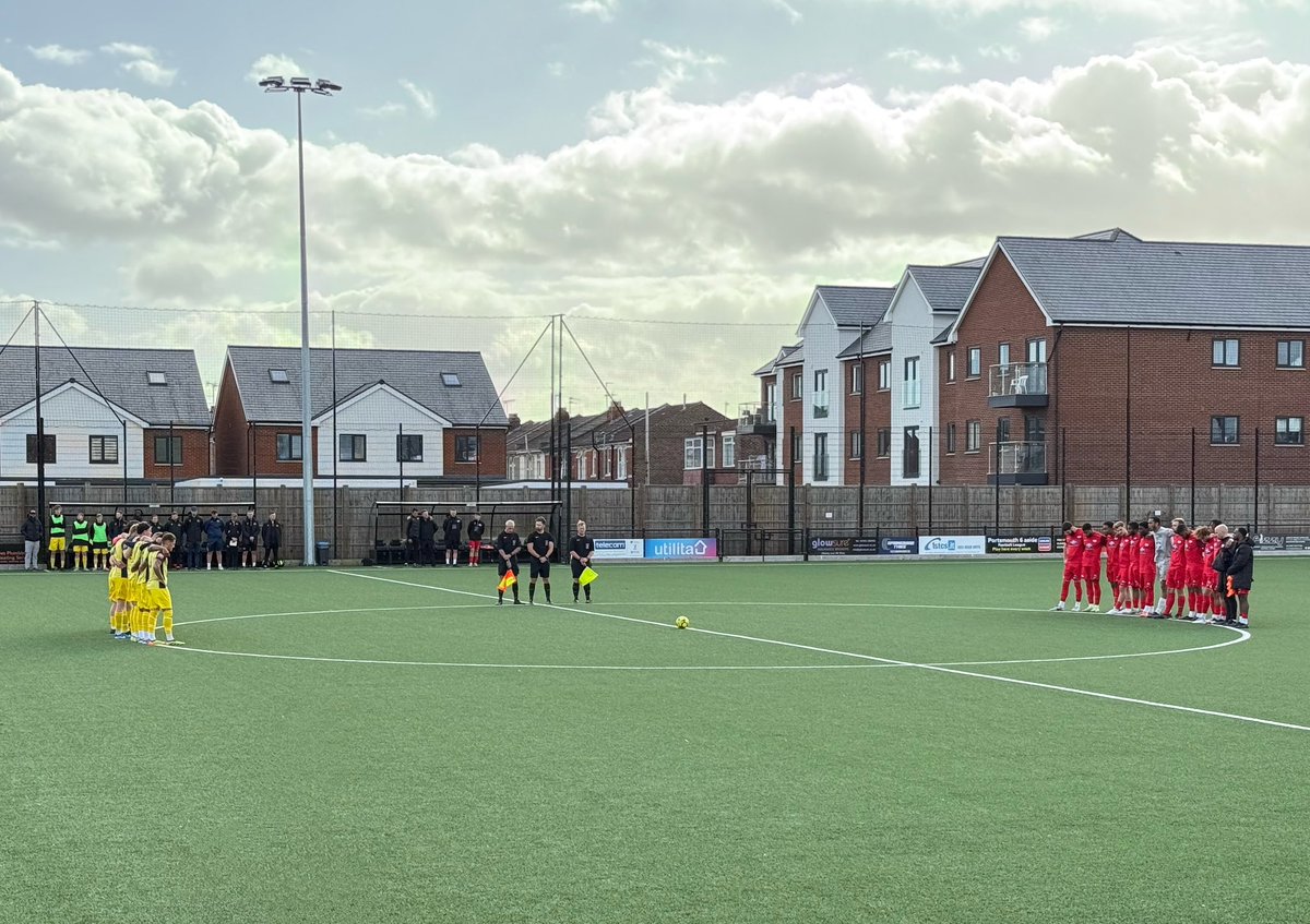 MONEYFIELDSFC's tweet photo. Both teams and fans joined together in a minutes silence yesterday, in memory of @ChiCityFC player Billy Vigar, who had passed away the previous week. #RIPBilly https://t.co/oGEBhhlYgh