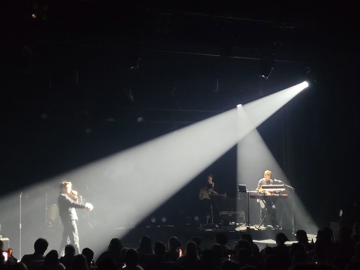 NYCandI's tweet photo. Je connaissais ses singles mais pas tout l'album. Je l'ai découvert en concert hier soir. C'était pur, vrai, une voix maîtrisée. BRAVO @julien__lieb. Quel chemin! Allez streamer ses titres et l'applaudir en live. #julienlieb #StarAcademy #Naufragé #Mennecy https://t.co/SaMlB8JErR