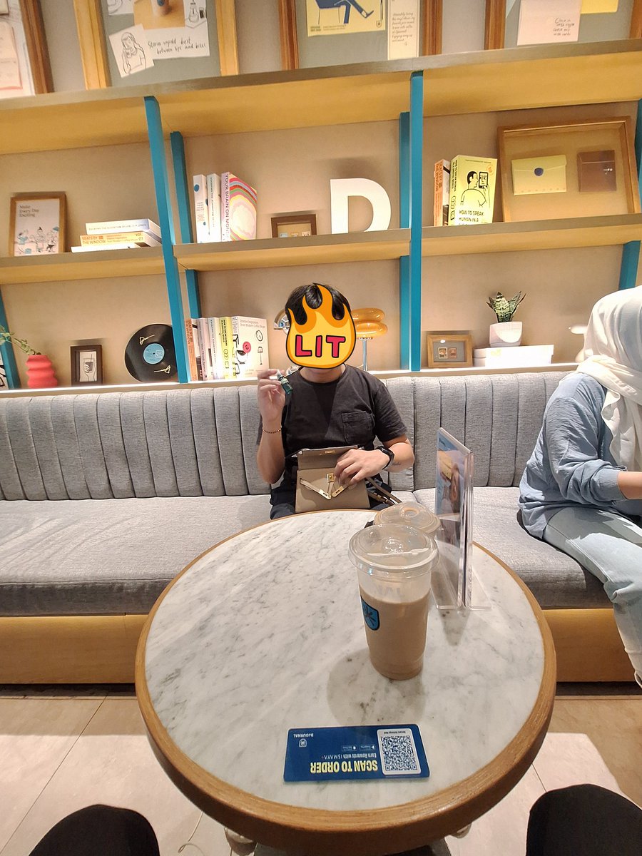 itso_dranoel2's tweet photo. Kinda weekend with ayangg ♡
Minyak angin tetep nomor 1 yagesya~ https://t.co/LOnSrvUKwp