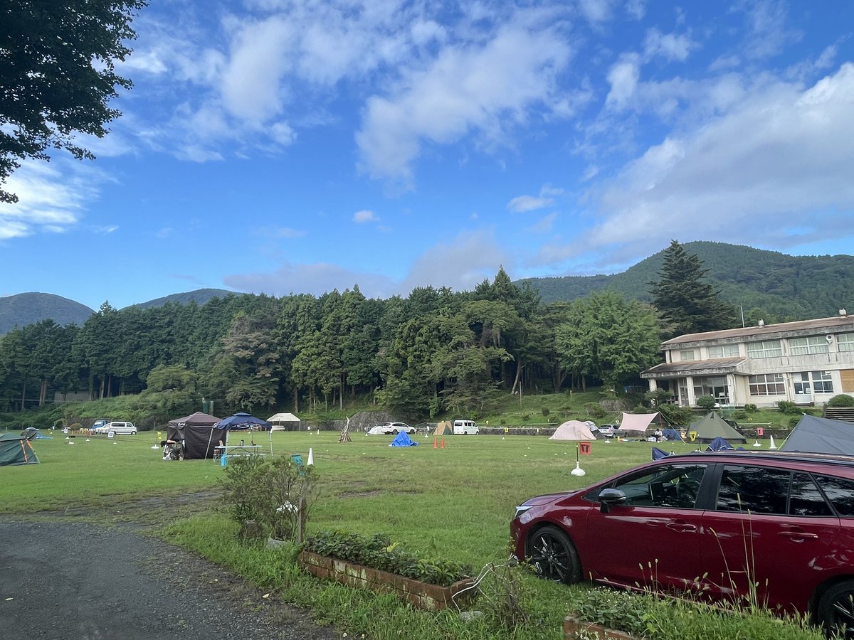hitabataba's tweet photo. 9/20-22 アメミヤユウ氏の体験小説 #RingNe の最終章に入ってきました。
運営と客という関係はなく、参加者が自分たちで祝祭を作り住処や飯を工面し、共犯者になるイベント。
この形式により行動が「GMに対してどう動くか」よりも「自分はどうありたいか」になったというのが面白い経験だった
(続く https://t.co/WNlhrggmrW