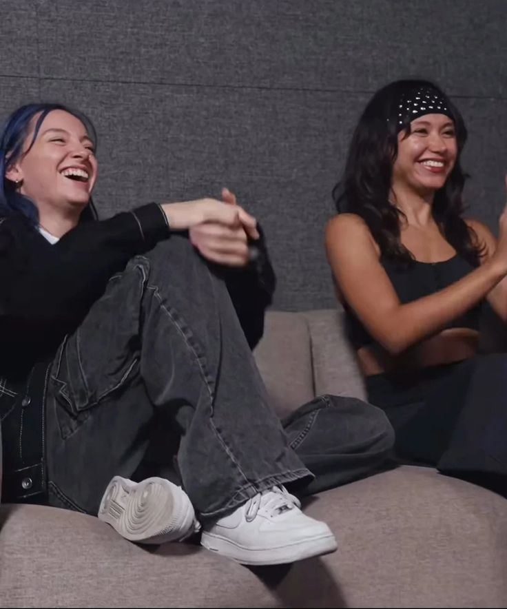 ARKADASLAR EKİM AYINI HİLZEY AYI OLARAK İLAN EDİYORUZ