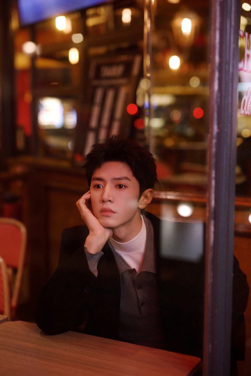 Xiu8689's tweet photo. Trần Triết Viễn, đêm Paris 05.10.2025 🩵 Siêu soáiiii

CHEN ZHEYUAN IN PFW 2025
#ChenZheyuan #陈哲远
#ChenZheyuanxCELINE 
#ChenZheyuanxCELINESS26 @celineofficial https://t.co/OcqUkYmWtZ