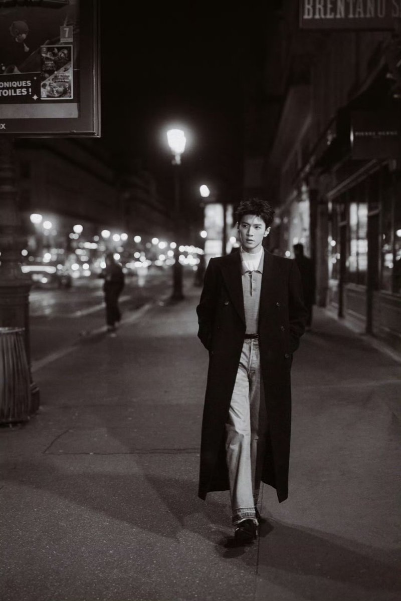 เฉินเจ๋อหย่วนกับแฟชั่นวีคครั้งแรก 
เสื้อผ้าหน้าผมดีมาก มีแต่คำว่า หล่อ หล่อมาก หล่อที่สุด 😊🧑🏻🖤
#ChenZheyuanXCELINE 
#ChenZheyuanxCELINESS26
#ChenZheyuan #เฉินเจ๋อหย่วน
<a href="/celineofficial/">CELINE</a>