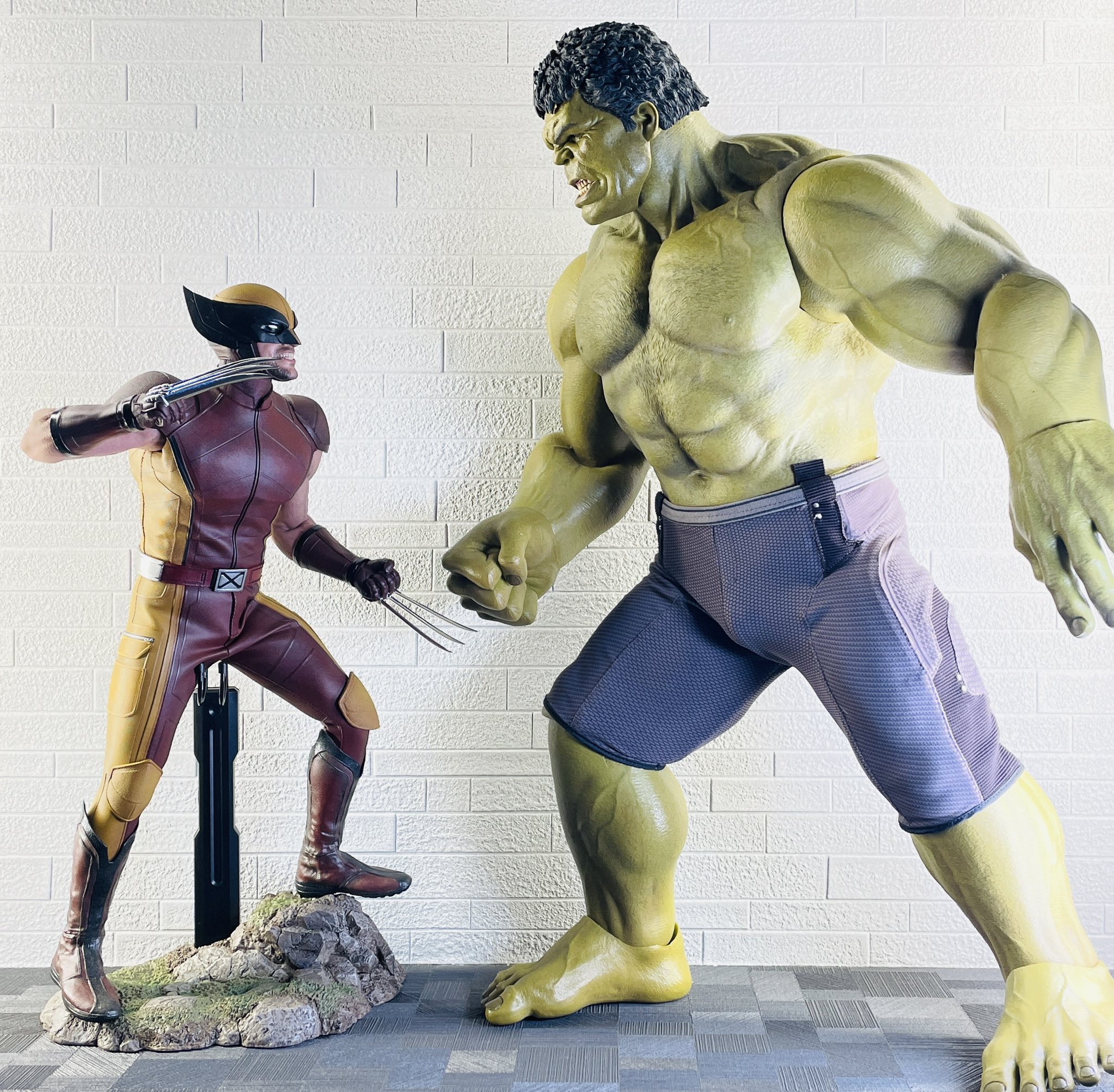 ホットトイズ MMS831 ウルヴァリン（ブラウンスーツ） Wolverine