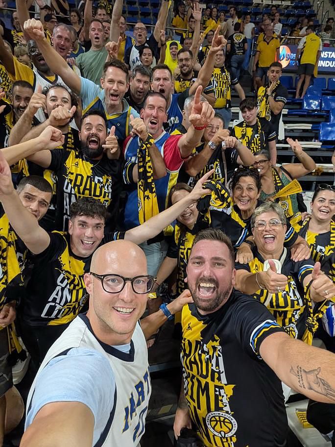 GanimacionCBC's tweet image. 🤝 HERMANAMIENTO | En el día de ayer también tuvimos un encuentro con el #MartosBasketball (equipo de Hungría) que estaba de visita por Tenerife. Queremos agradecerles su buen rollo y las ganas de pasárselo bien. ¡Muchísimas gracias! 😍❤️🙏🏻🏀