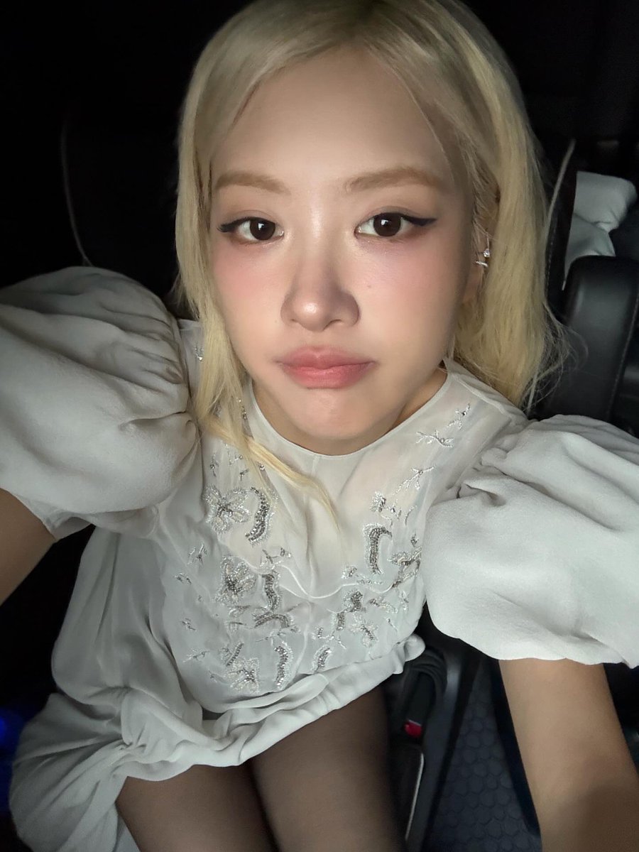 rosé pics (@rosespics) on Twitter photo 