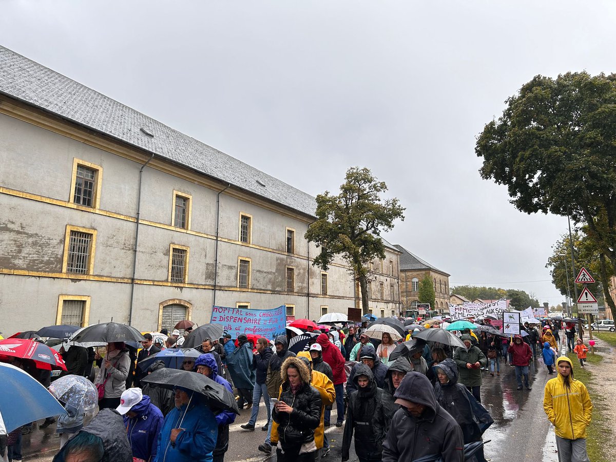 BentzChristophe's tweet photo. 🏥 Mobilisation exceptionnelle hier avec 5000 personnes à Langres pour la manifestation d’Égalite Santé, pour réclamer un véritable projet médical de territoire pour le centre et sud Haute-Marne.

Les Haut-Marnais méritent une offre de soins de qualité, digne et de proximité ! https://t.co/3JotXOYVSy
