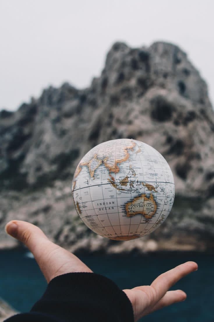 *"✍️ مُدّ يديك للناس بالخير ، بالمواساة ، بالحُب ، لتمتد لك يد الله بلطفٍ خَفيّ ، بخيرٍ مُضاعف ، برحمة ربّانية.."*⚘️🌸🌹♥️💪🤲