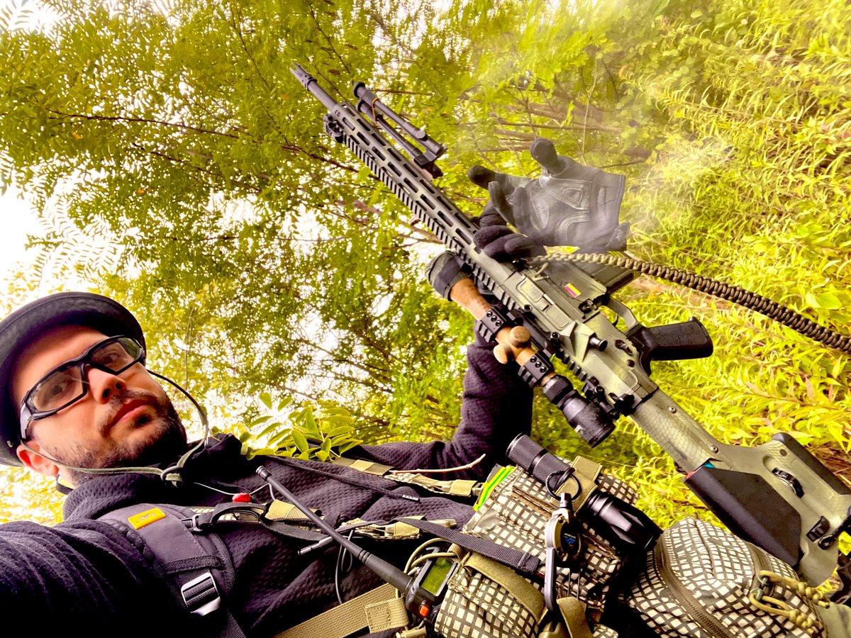 NeuspeliFetus's tweet photo. Na malom fudbalu u Temerinu i novom igračkom🦾 Lone Survivor moode ON
#airsoft
#fakeguns https://t.co/Oo00t3wcdQ